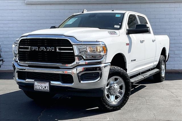 2019 RAM 2500 Big Horn in Bright White Clearcoat — front three-quarter view